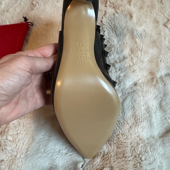 Valentino Garavani

Rockstud Ankle Strap Pumps With Tonal Studs 100 MM - Picture 5 of 15